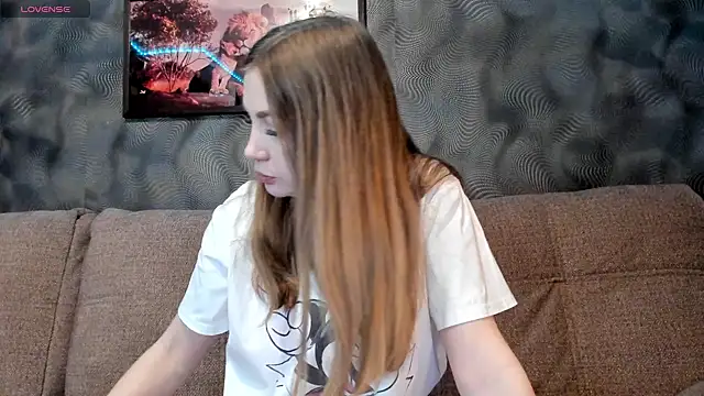 Snapshot of CassieMils chatting on February 28, 2:31 am CassieMils online show from February 28, 2:31 am