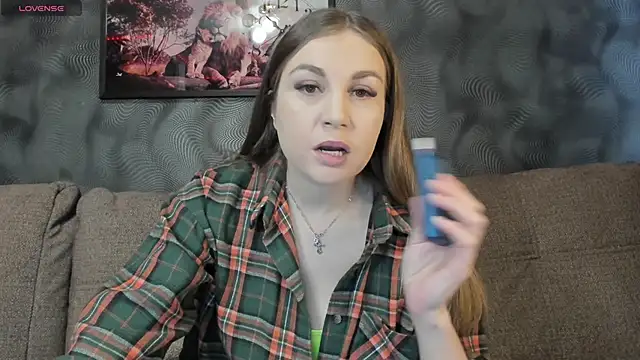 Snapshot of CassieMils chatting on March 1, 7:41 am CassieMils online show from March 1, 7:41 am