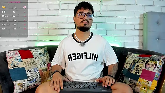 Snapshot of DaviidEvans_ chatting on November 27, 11:34 am DaviidEvans online show from November 27, 11:34 am