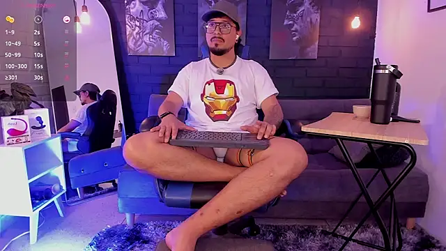 Snapshot of DaviidEvans_ chatting on February 15, 9:55 pm DaviidEvans online show from February 15, 9:55 pm