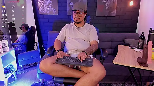 Snapshot of DaviidEvans_ chatting on February 27, 5:35 pm DaviidEvans online show from February 27, 5:35 pm