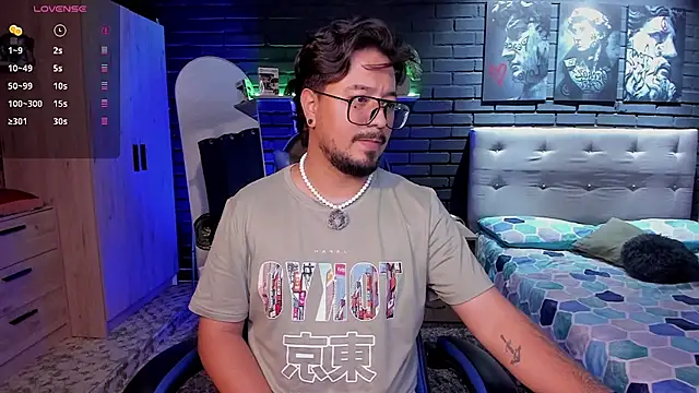 DaviidEvans  online show from March 28, 9:25 pm