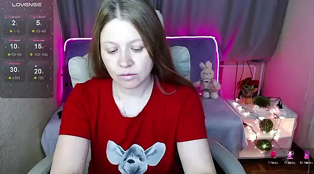 alekasamui online show from December 18, 3:26 am
