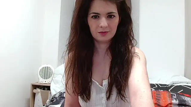 Snapshot of desirmiss1 chatting on November 12, 8:04 am desirmiss1 online show from November 12, 8:04 am