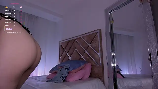 GoddessLinda04 online show from March 14, 11:54 pm