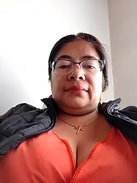   valentina18 online show from December 13, 1:12 pm