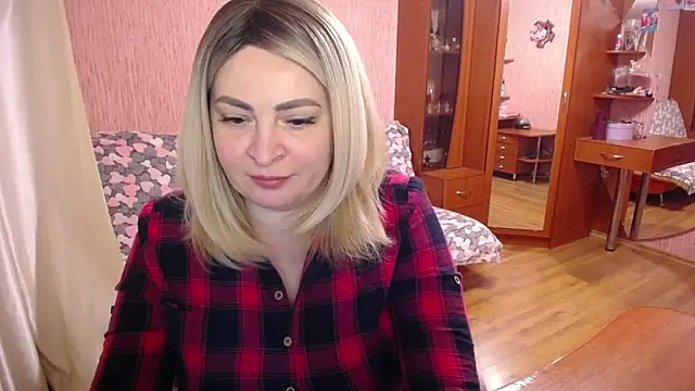 -MeowMeow online show from April 21, 4:56 pm