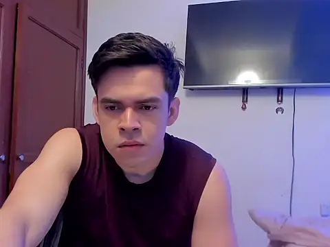 Lucian Gomez  online show from October 4, 1:53 pm