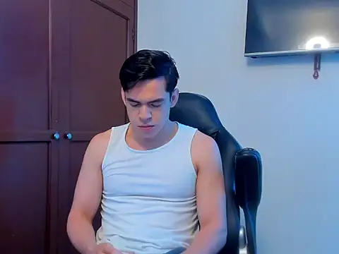 Lucian Gomez  online show from October 7, 6:16 pm