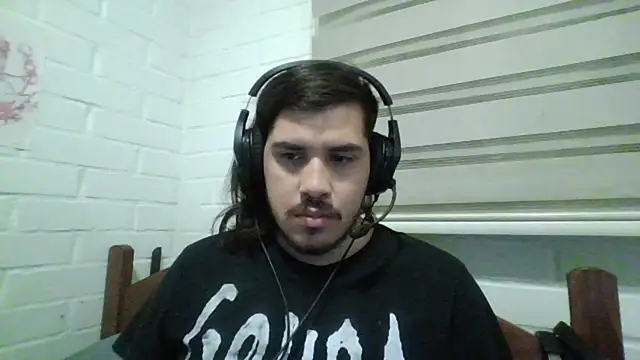 Snapshot of hung_weeb chatting on March 13, 12:39 am hung weeb online show from March 13, 12:39 am