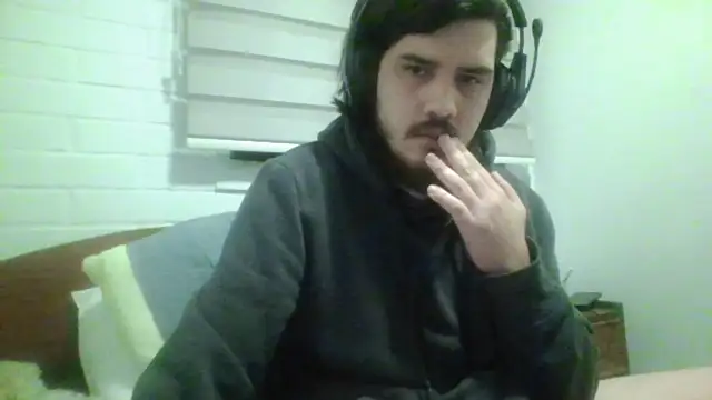 Snapshot of hung_weeb chatting on July 1, 2:13 am hung weeb online show from July 1, 2:13 am