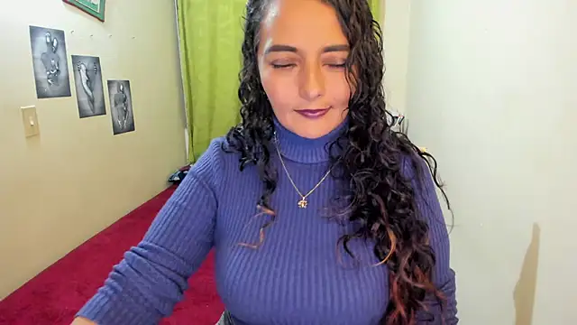 emma luxy online show from December 29, 6:03 am