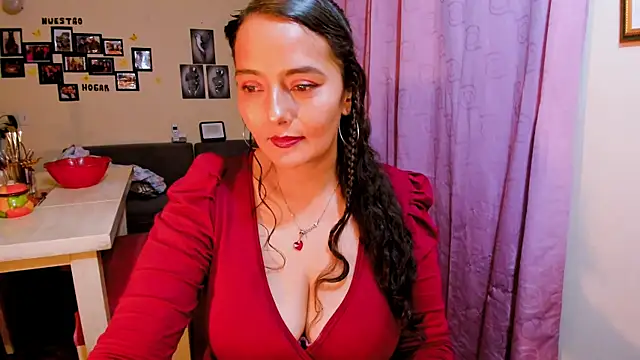 emma luxy online show from February 25, 4:44 am