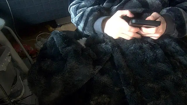 elliotha online show from March 26, 8:20 am