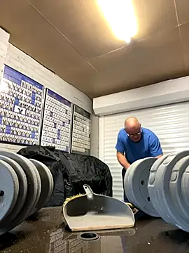 Snapshot of Garry831 chatting on October 28, 11:47 am Garry831 online show from October 28, 11:47 am