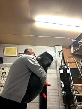 Snapshot of Garry831 chatting on November 27, 11:45 am Garry831 online show from November 27, 11:45 am