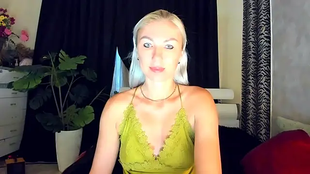 Snapshot of _SABOTAGE_ chatting on June 21, 2:03 am SABOTAGE online show from June 21, 2:03 am