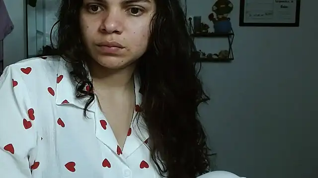 Snapshot of Nikkykora15 chatting on October 28, 1:20 am Nikkykora15 online show from October 28, 1:20 am