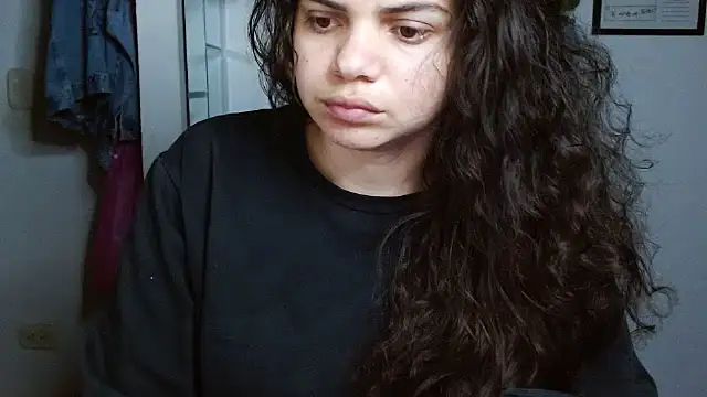 Snapshot of Nikkykora15 chatting on November 6, 1:28 am Nikkykora15 online show from November 6, 1:28 am