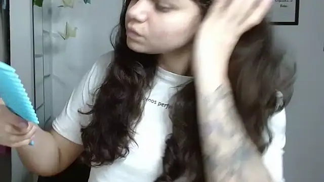 Snapshot of Nikkykora15 chatting on November 20, 10:42 pm Nikkykora15 online show from November 20, 10:42 pm