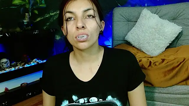 Snapshot of julieth_sex1 chatting on July 3, 9:48 am julieth sex1 online show from July 3, 9:48 am