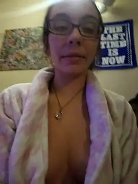 ashleybelle815 online show from November 12, 2:34 am