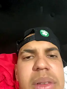 Snapshot of elperrys chatting on November 1, 8:22 pm elperrys online show from November 1, 8:22 pm