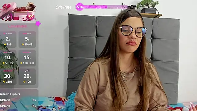 Snapshot of zoe69x chatting on January 9, 6:48 am zoe69x online show from January 9, 6:48 am