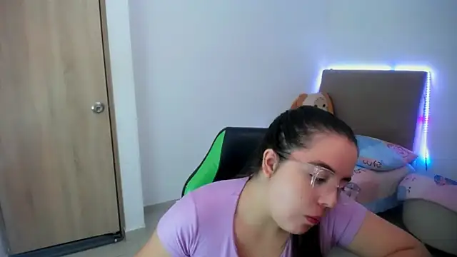  alicia z online show from March 19, 5:50 pm