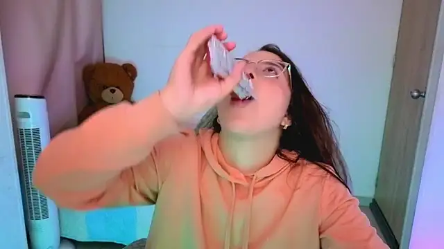  alicia z online show from April 7, 6:08 pm