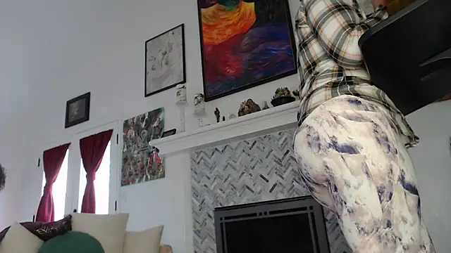 AuroraWillows online show from February 11, 6:33 pm
