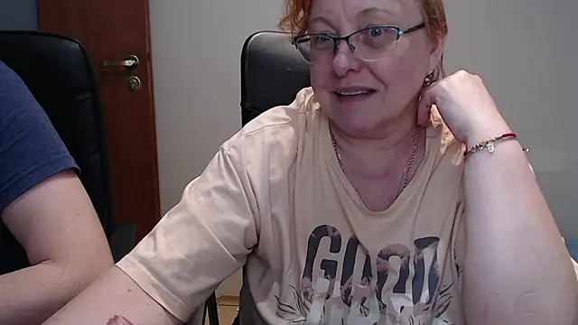 JoannaAndNeighbour online show from February 13, 7:42 pm