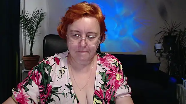 JoannaAndNeighbour online show from October 9, 10:02 am