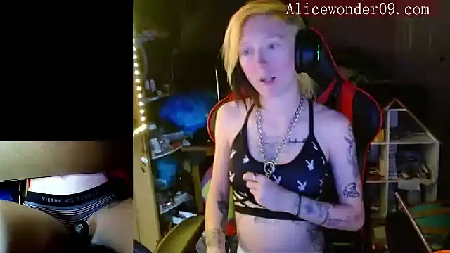 alicewonder09 online show from December 2, 5:59 am