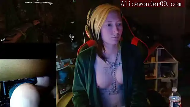 alicewonder09 online show from December 6, 8:59 am