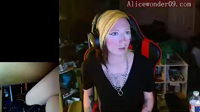 alicewonder09 online show from December 7, 6:32 am