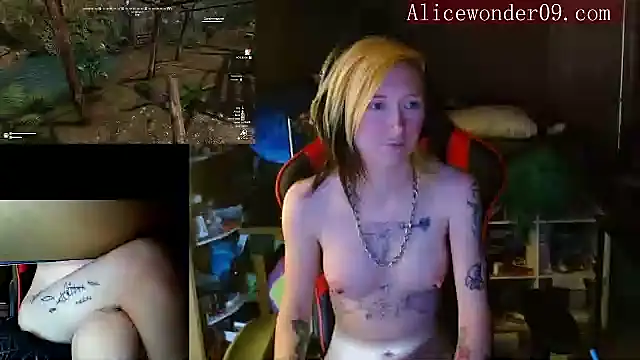alicewonder09 online show from December 10, 7:16 am