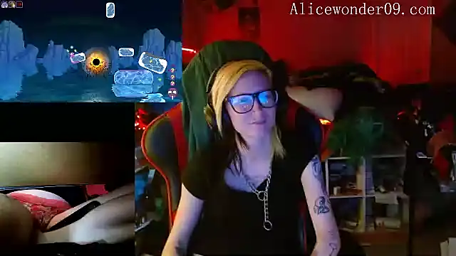 alicewonder09 online show from December 12, 8:25 am