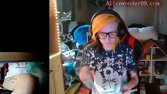 alicewonder09 online show from December 16, 8:05 pm