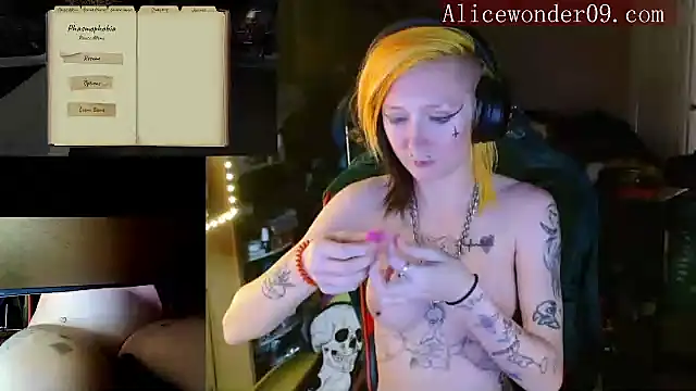 alicewonder09 online show from December 19, 7:51 am