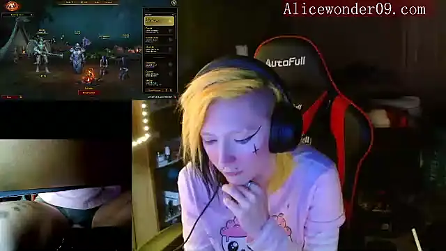 alicewonder09 online show from December 22, 4:06 am