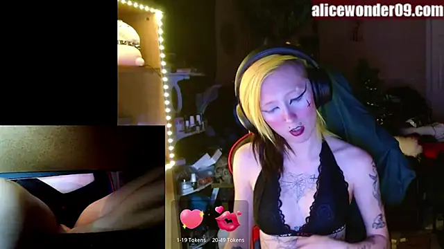 alicewonder09 online show from December 24, 6:55 am