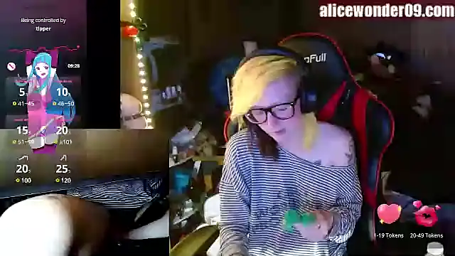 alicewonder09 online show from December 30, 5:15 am
