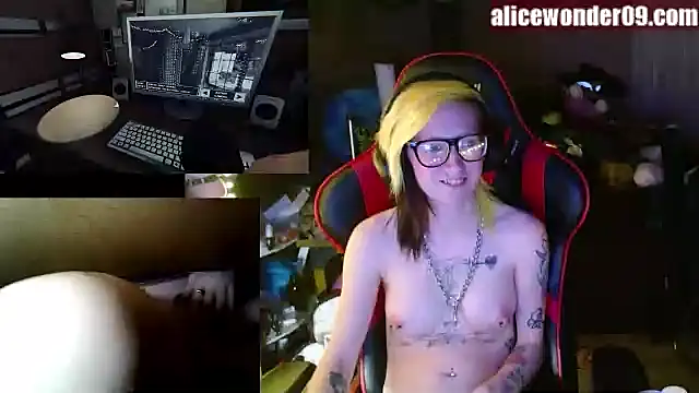 alicewonder09 online show from December 30, 8:21 am