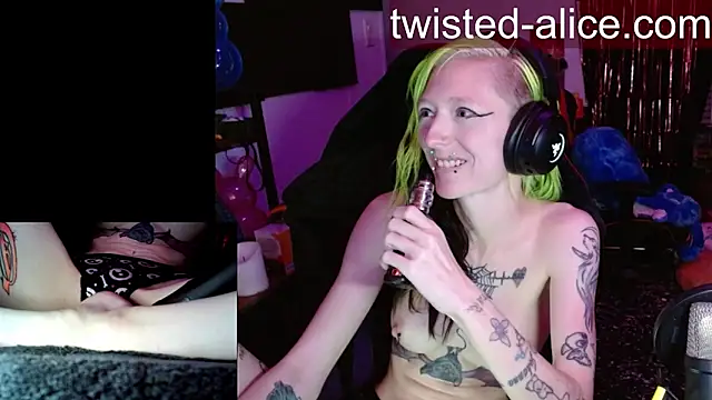 alicewonder09 online show from April 14, 3:12 am