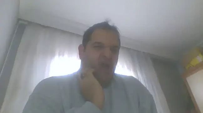 Snapshot of canakbulak00 chatting on February 14, 6:19 pm canakbulak00 online show from February 14, 6:19 pm