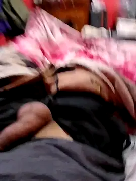 Snapshot of ynose2 chatting on November 8, 4:18 pm ynose2 online show from November 8, 4:18 pm