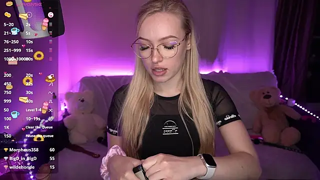 AmandaFiree online show from December 14, 5:25 pm