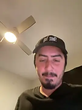 Snapshot of Bbyboyivan chatting on December 15, 11:20 pm Bbyboyivan online show from December 15, 11:20 pm