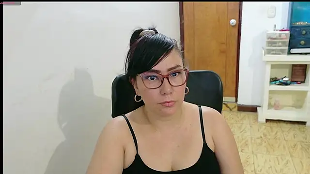 hottplay online show from November 1, 3:58 pm